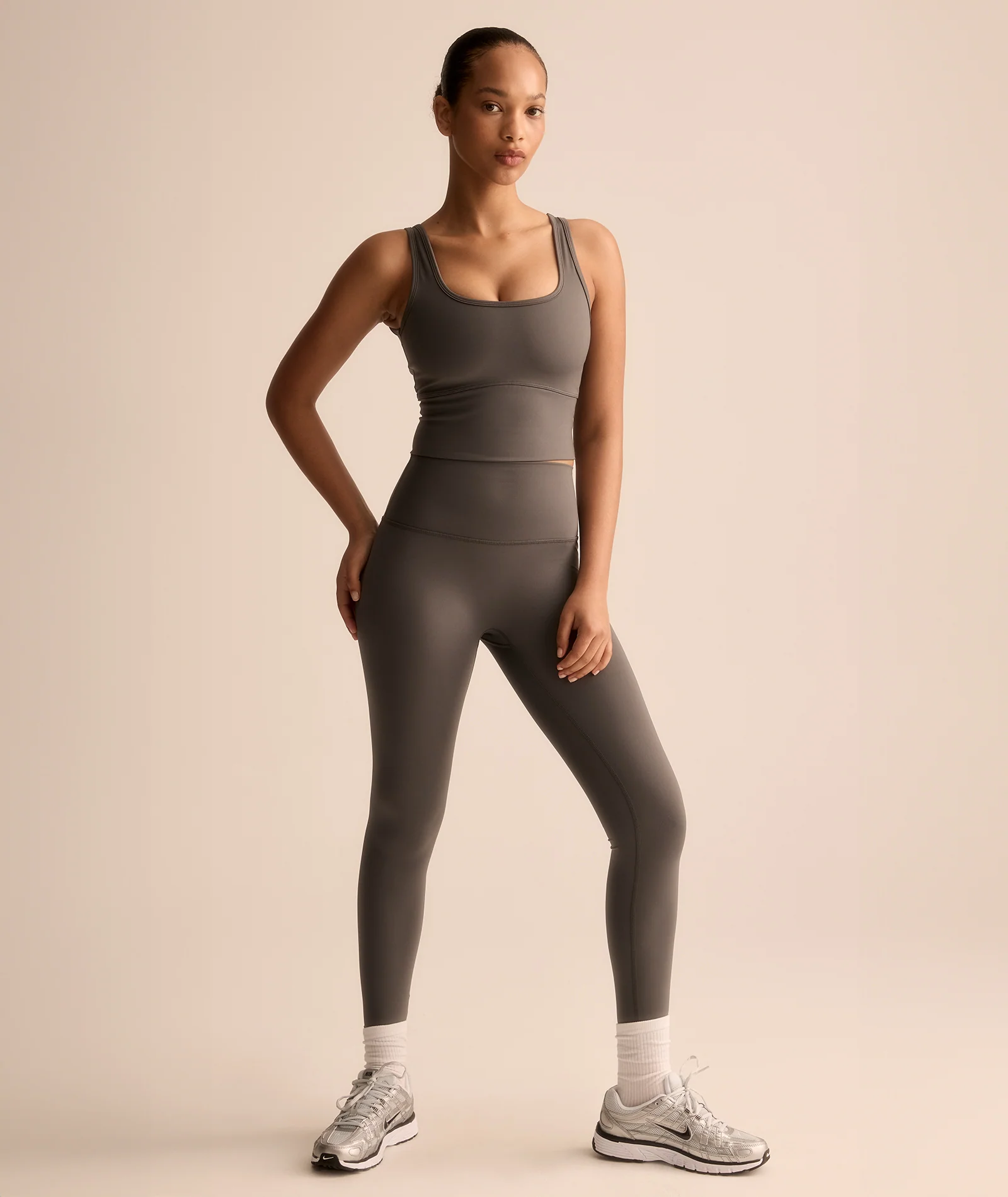 CROPPED TANK - SMOKE - Image 4