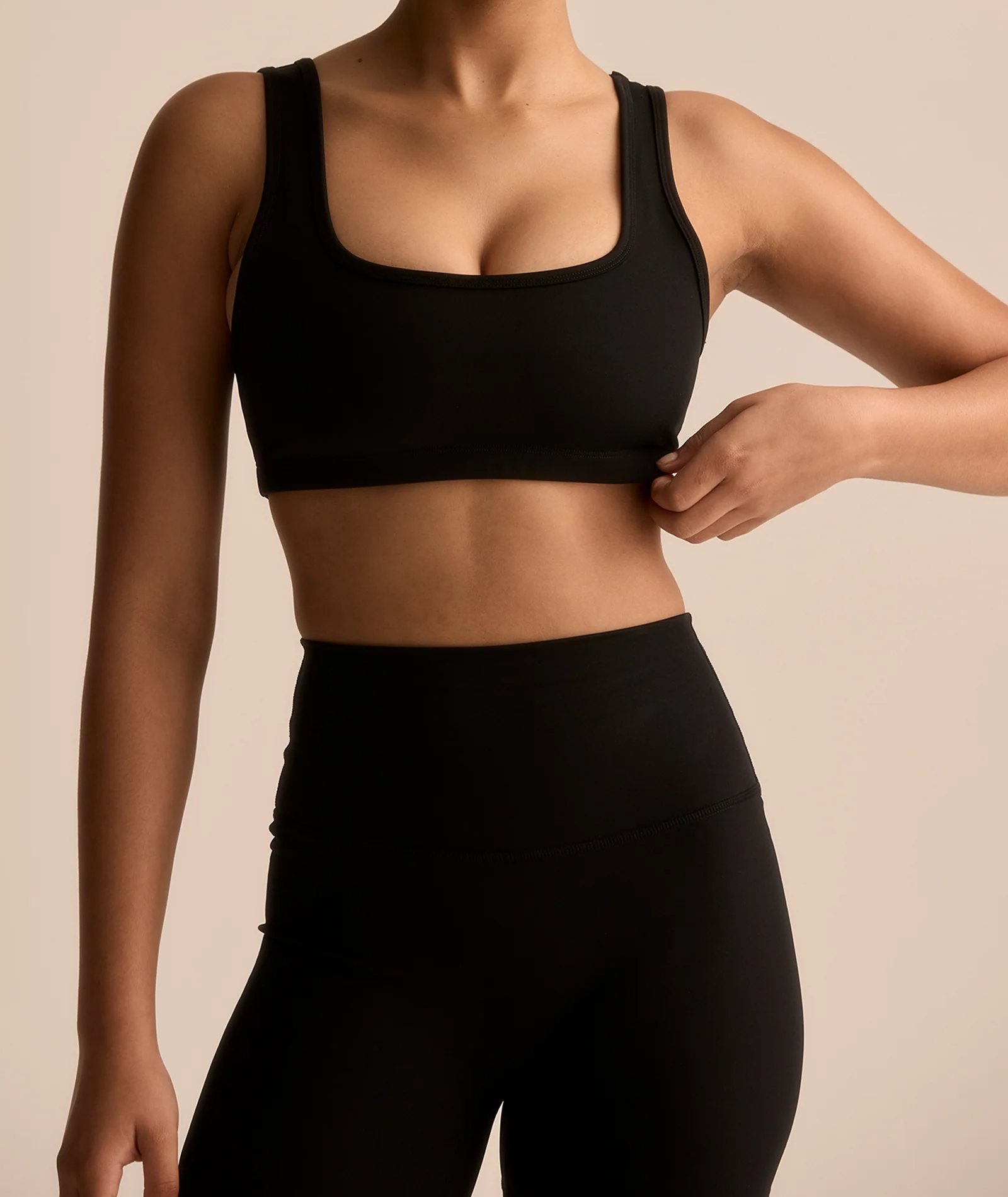 SPORTS BRA - BLACK - Image 5